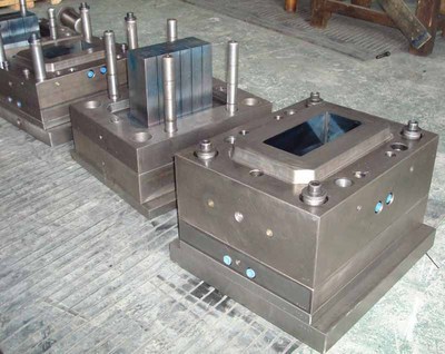 優(yōu)質(zhì)電池盒模具與電動(dòng)車蓄電池盒模具 臺(tái)州忠大忠億塑?？萍嫉漠a(chǎn)品與市場(chǎng)分析